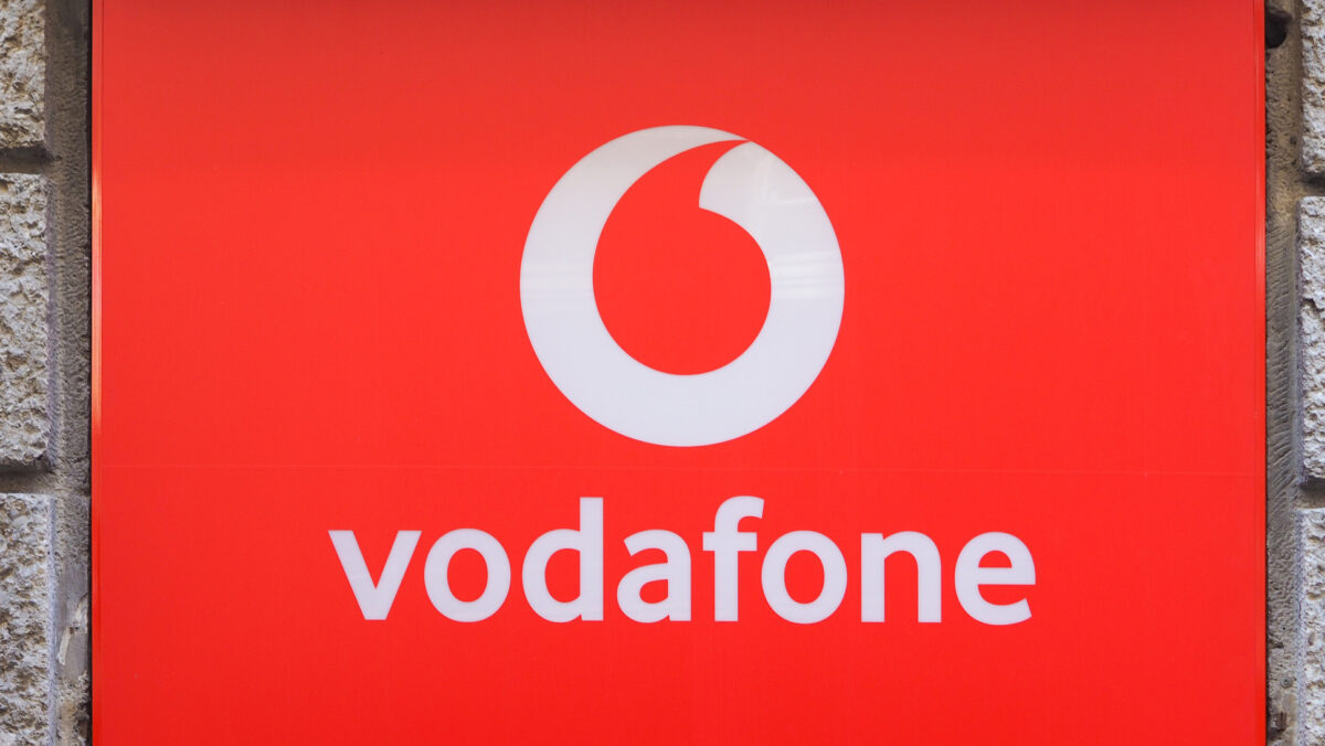 Un grup elvețian cumpără Vodafone Italia. Câte miliarde de euro va plăti