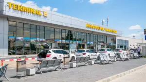 Aeroportul din Timișoara își suspendă activitatea timp de trei săptămâni. Pista va fi închisă pentru lucrări de reparații