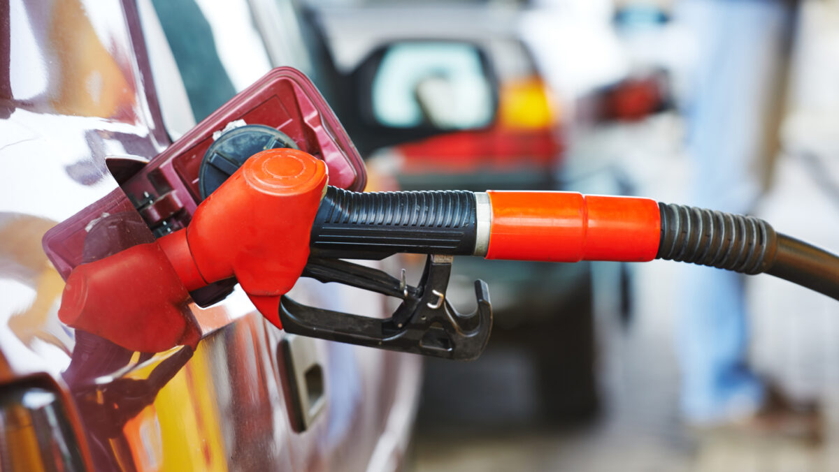 Benzină mai scumpă din 1 martie. Care e prețul carburanților de Mărțișor