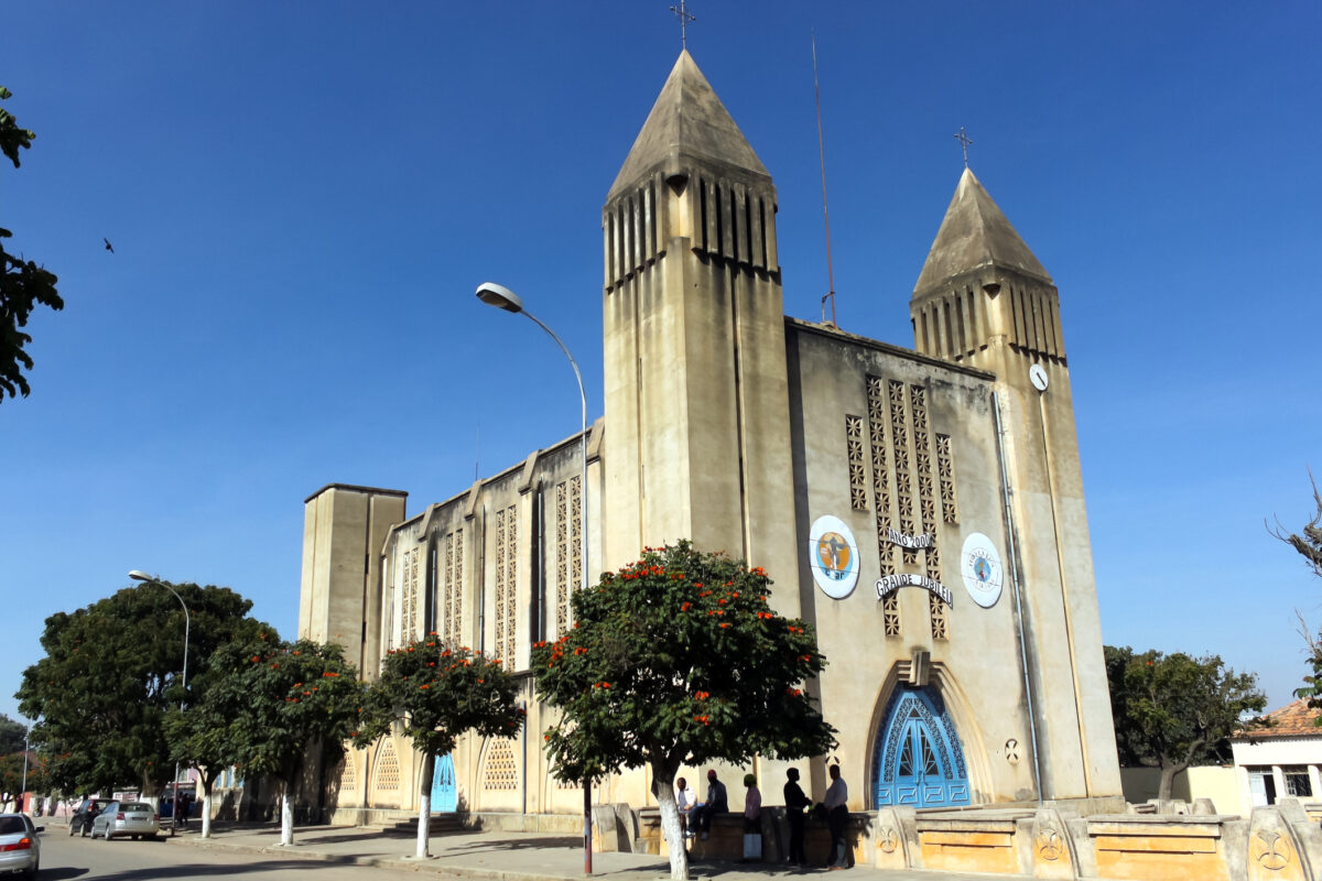 catedrala din Lubango, Angola