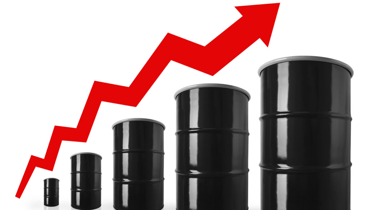O nouă scumpire a petrolului. Se estimează o ofertă restrânsă în 2024