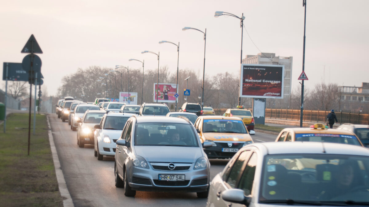 Soluția lui Cătălin Cîrstoiu pentru traficul din Capitală: Sistemul de semaforizare inteligentă