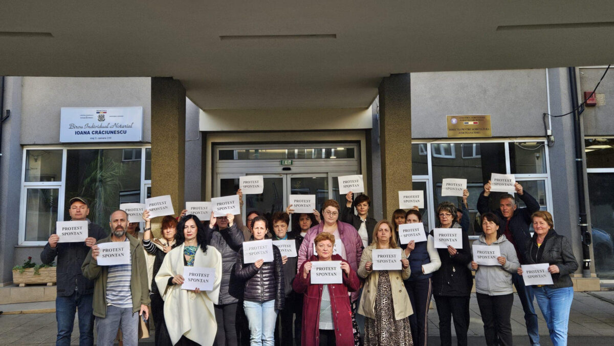 Protest spontan în România. Angajații Registrului Comerțului sunt nemulțumiți