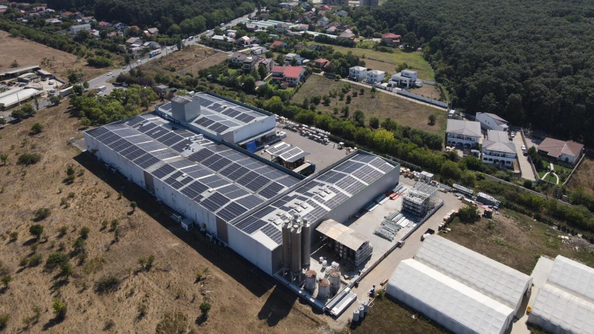 Promateris a redus cu peste 500 tone emisiile de carbon în 9 luni de la instalarea centralei fotovoltaice
