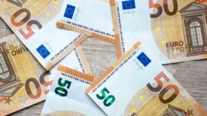 bani, euro, suma de bani in euro