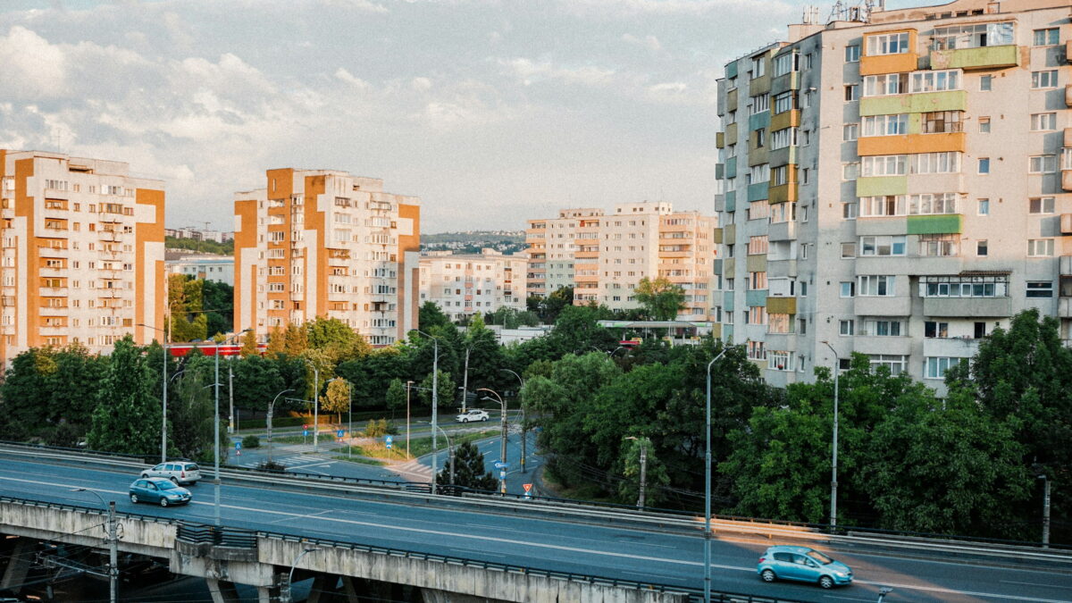 Avertisment pentru românii care locuiesc la bloc. Vor plăti cu 50% în plus din 2024