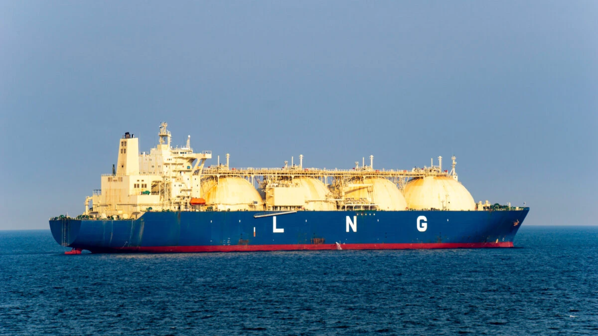 Schimbare de strategie energetică. UE mizează pe gaze lichefiate în locul petrolului