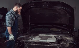 mecanic motor masina reparatie service auto