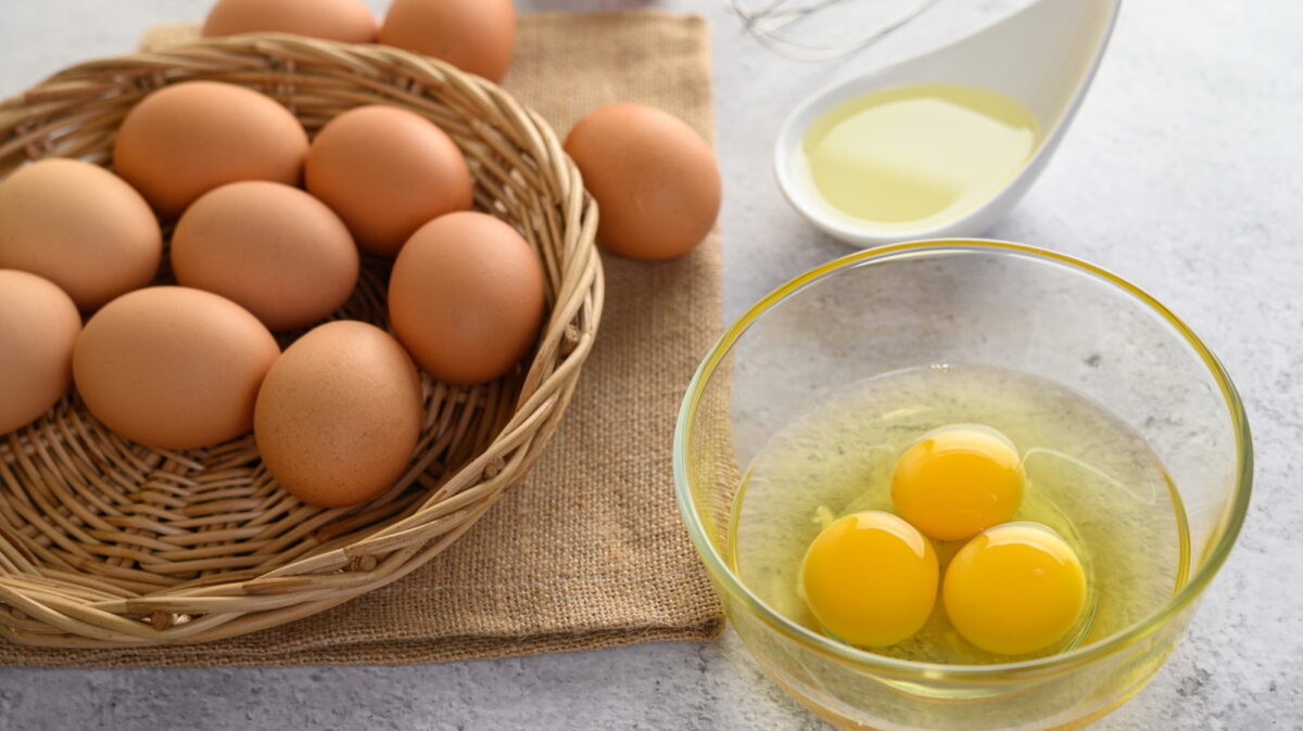 Ouăle pe care nu trebuie să le mănânci de Paște. Poți petrece sărbătorile pe patul de spital