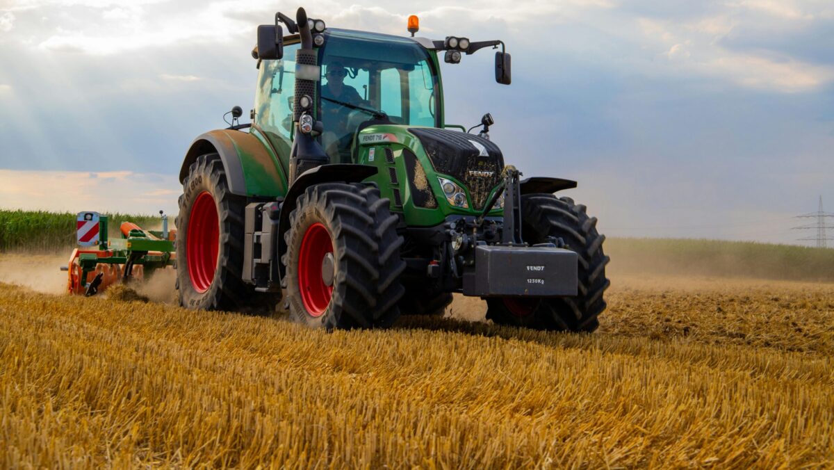 tractor, fermier, tractorist, agricultura