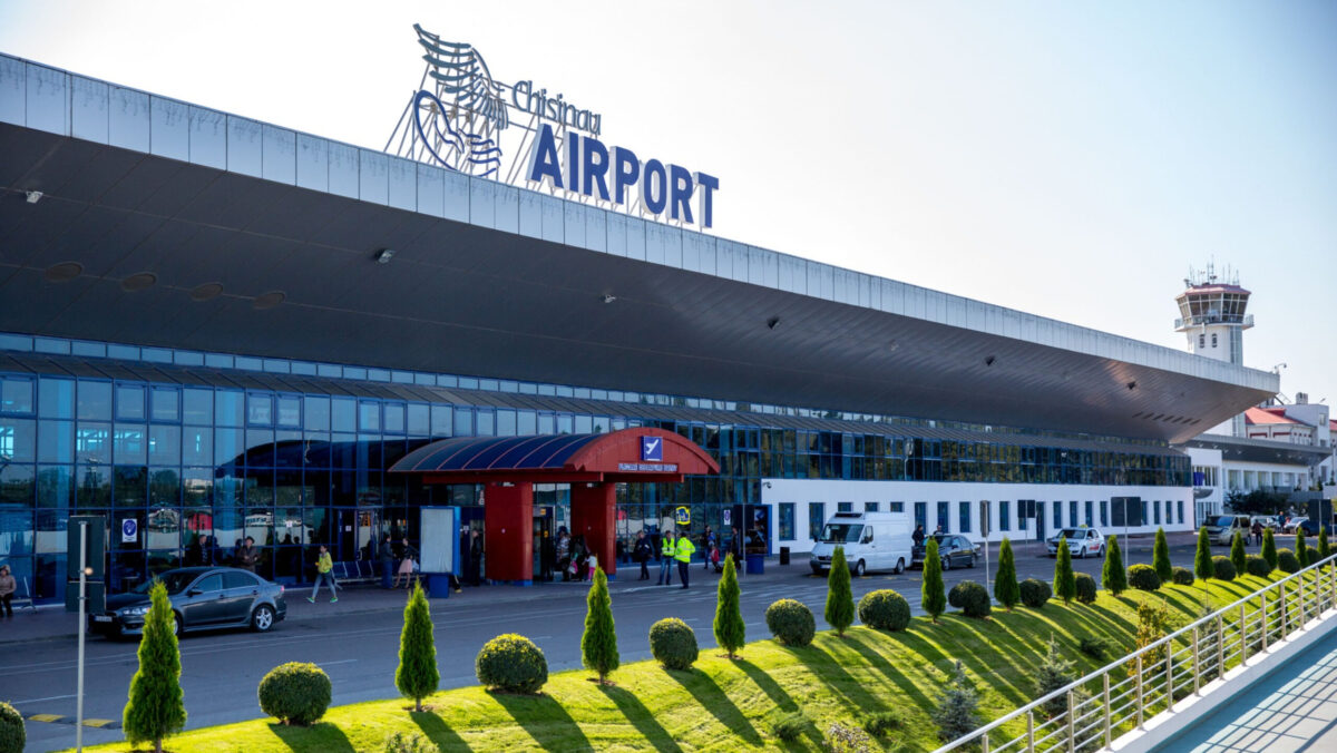 A început repararea pistei principale a Aeroportului Internațional Chișinău