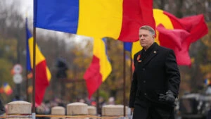 Klaus Iohannis, steag Romania