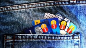card bancar, comision card, mastercard