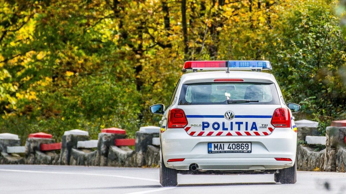 Iei amendă și rămâi fără permis. Poliția te oprește în trafic. Regula pe care mulți șoferi o uită