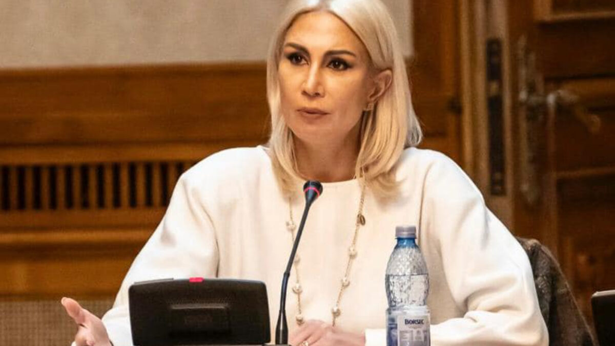 Diana Șoșoacă, evacuată din plenul PE. Ministrul Culturii: „A adus o pată pe obrazul poporului român”