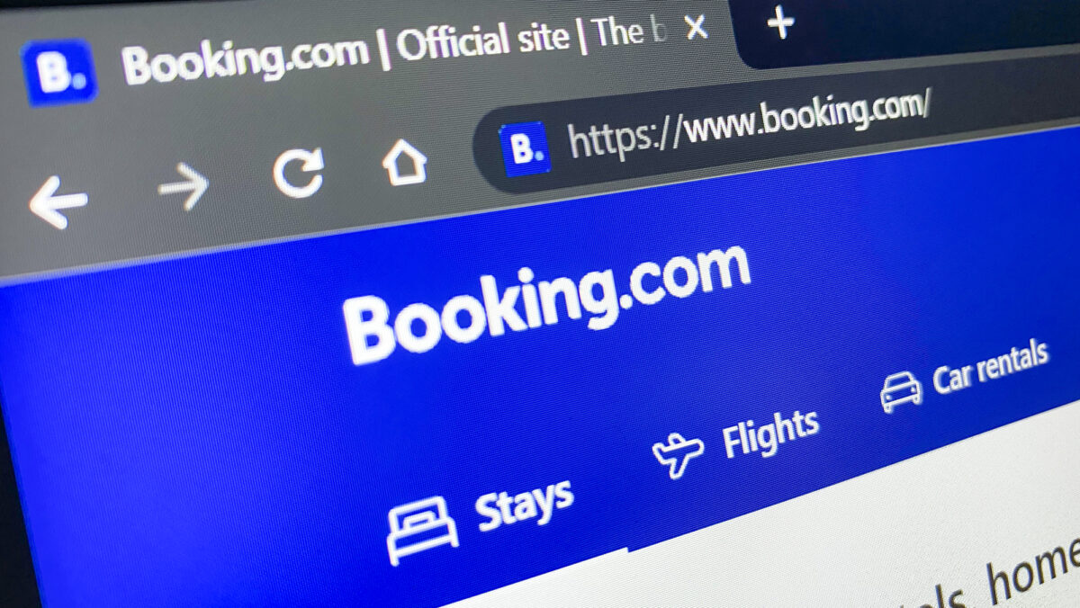 Platforma Booking.com, amendată în Spania. Ce nereguli s-au descoperit