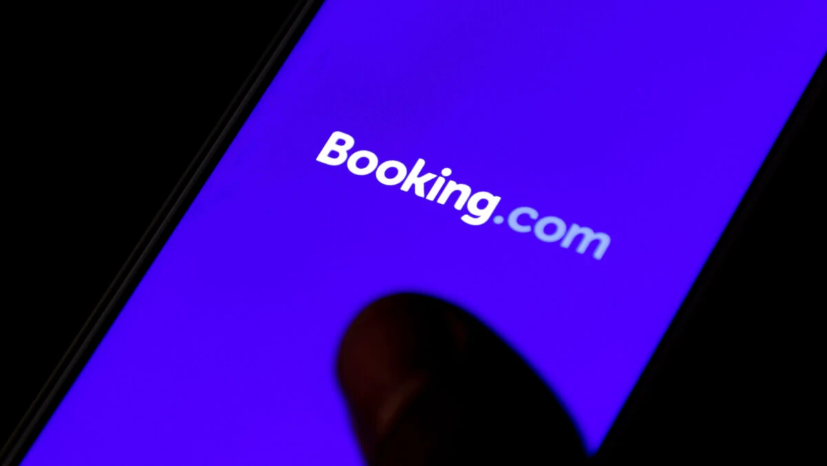 Noua metodă de fraudă prin Booking.com. Rămâi pe loc fără bani