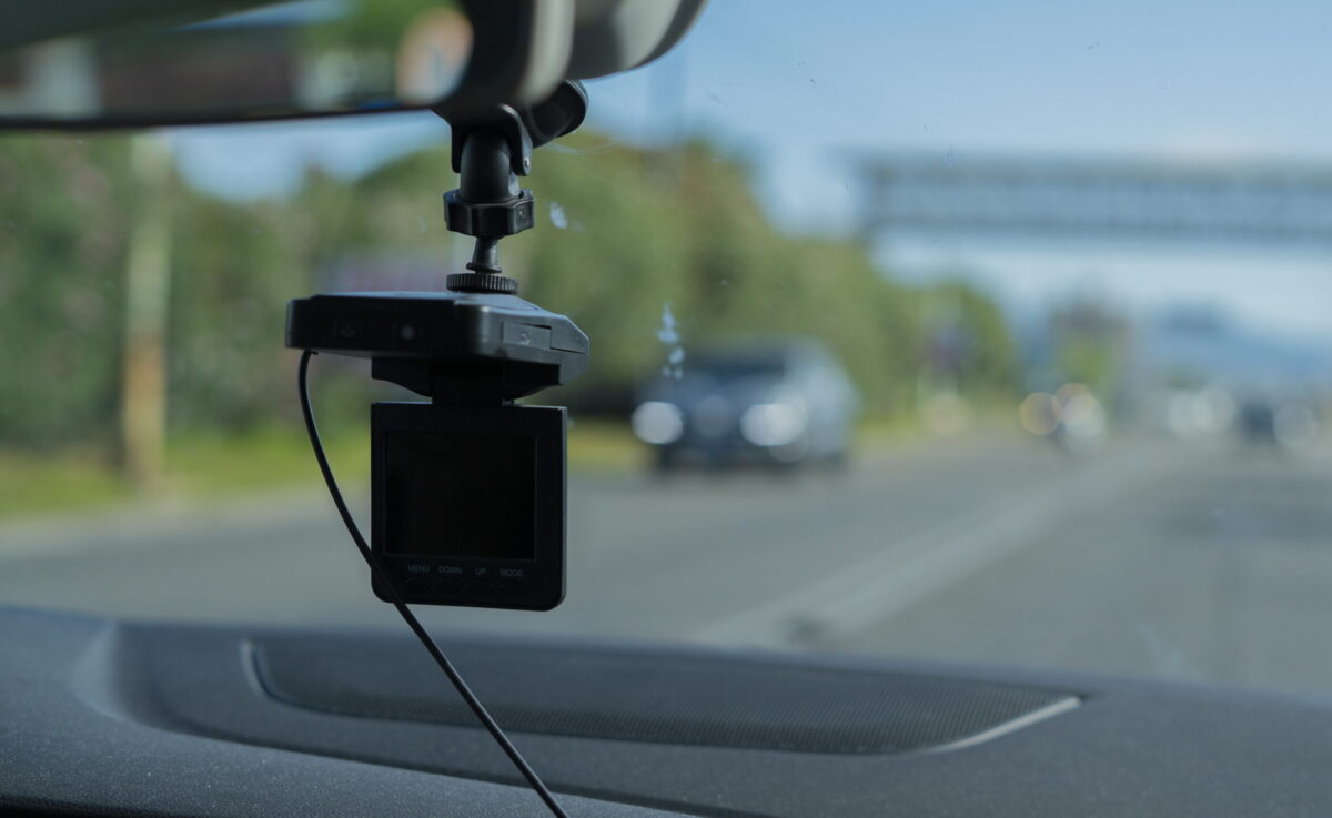 Filmări în trafic. Când ai dreptul să le folosești. Șoferii sunt restricționați de lege