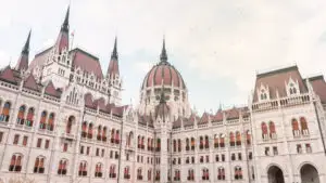 O demisie cu ecouri puternice la Budapesta. De ce a renunțat procurorul general la funcție