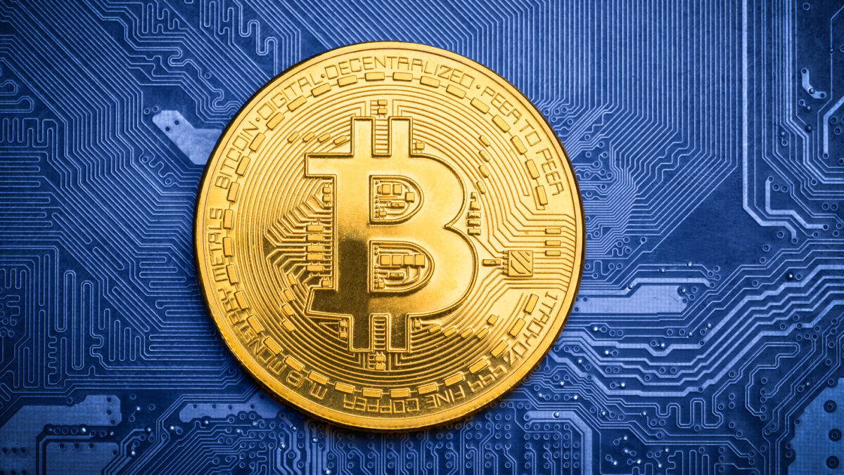 Cutremur pe piața cripto. Bitcoin și Ethereum scad, noile tokenuri fac valuri în Europa