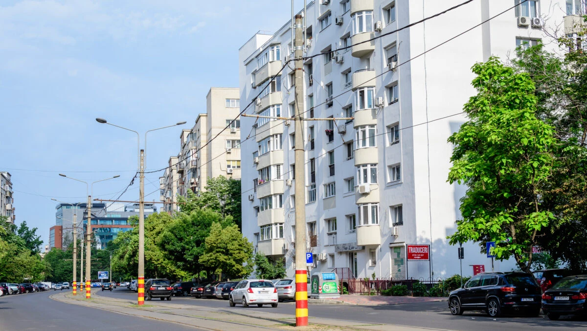 Este interzis în fața blocului. Românii care stau la bloc NU au voie. Vecinii pot chema poliția