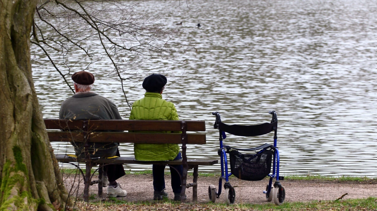 Spor în plus pe lângă pensie. Pensionarii trebuie să depună cerere online