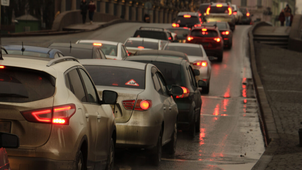 trafic, masini, soferi, faruri