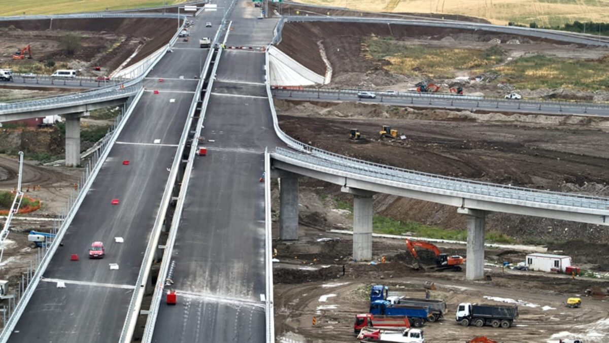 Cea mai dorită autostradă din România. Șoferii au ieșit deja în stradă (VIDEO)