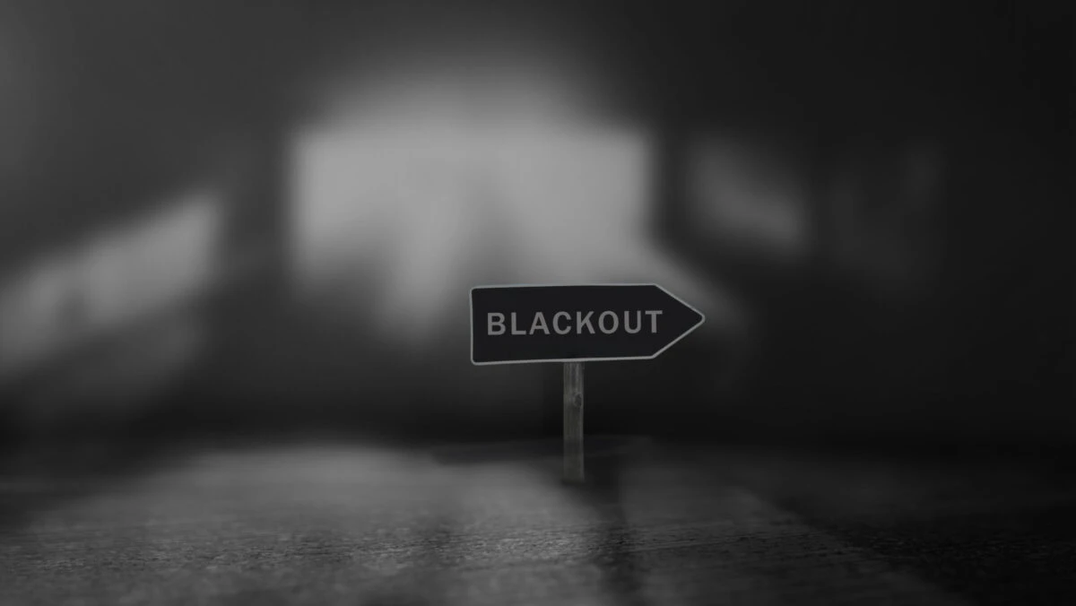 S-a intrat în blackout total. Ţara care a rămas fără energie electrică. Totul s-a închis