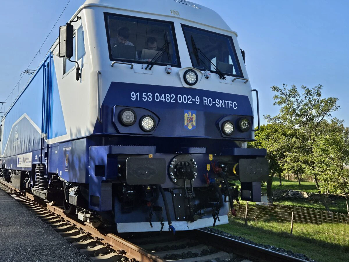 Prima locomotivă modernizată prin PNRR, la RELOC Craiova, este în teste și va fi pusă în circulație în curând