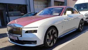 Primul Rolls-Royce electric Spectre