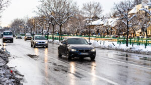 mașini, iarnă, vreme rea, zăpadă, ninsoare, șoferi