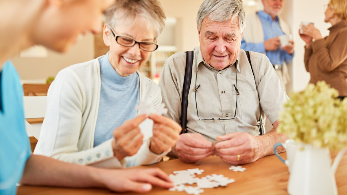 Cum să mențineți interesantă viața pentru persoanelor cu Alzheimer