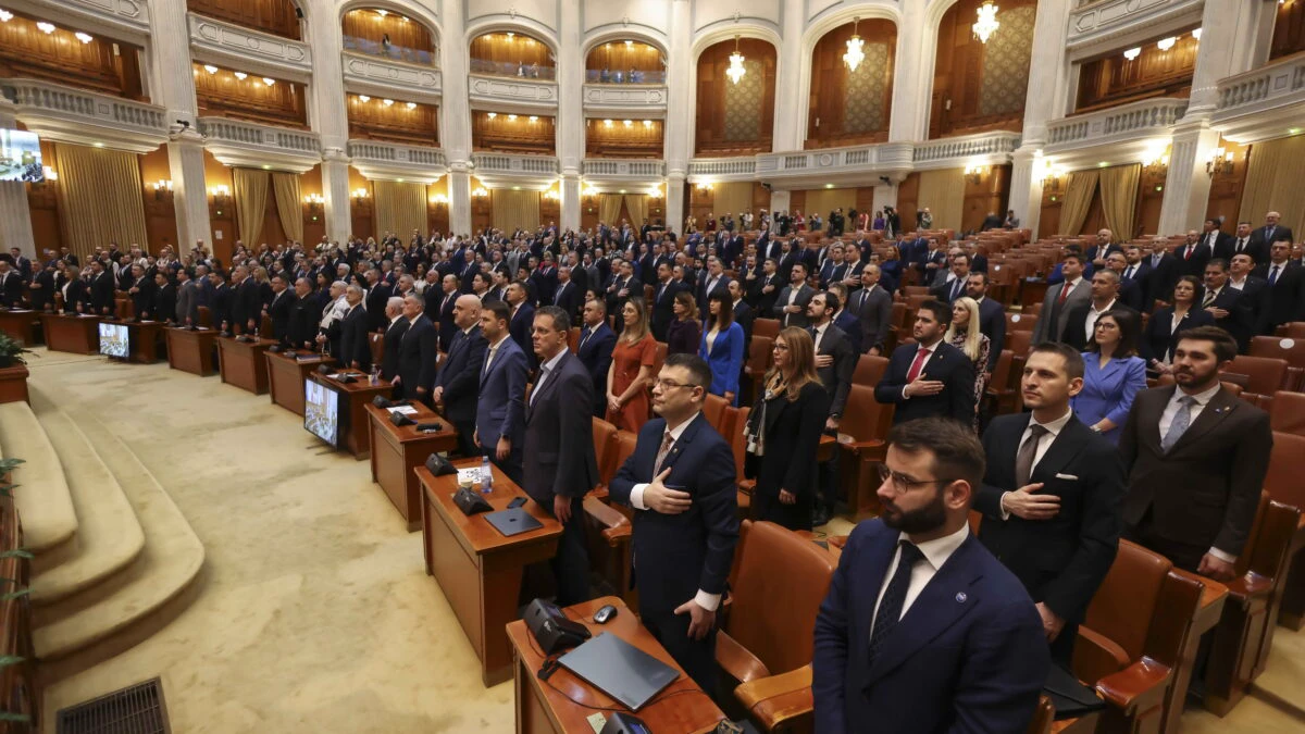 UPDATE Guvernul Ciolacu 2 a primit votul Parlamentului. Noul cabinet a primit 240 de voturi „pentru”