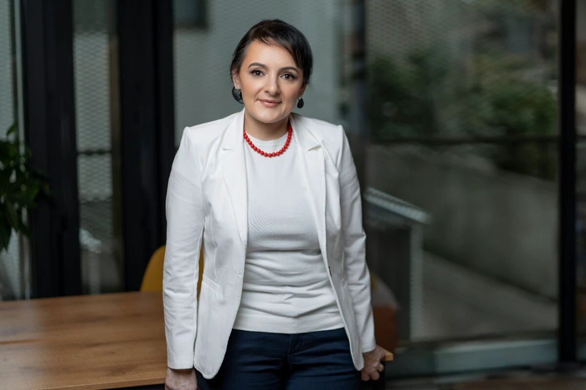 Monica Florea, antrenoarea Generației Z pentru reușită în viață și business: „Astăzi, tinerilor le e tot mai greu să-și găsească calea. E nevoie de o schimbare cu adevărat! În felul în care-i sprijinim să-și găsească drumul”