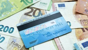 card de credit, numerar, bani, euro, bani cash, cash