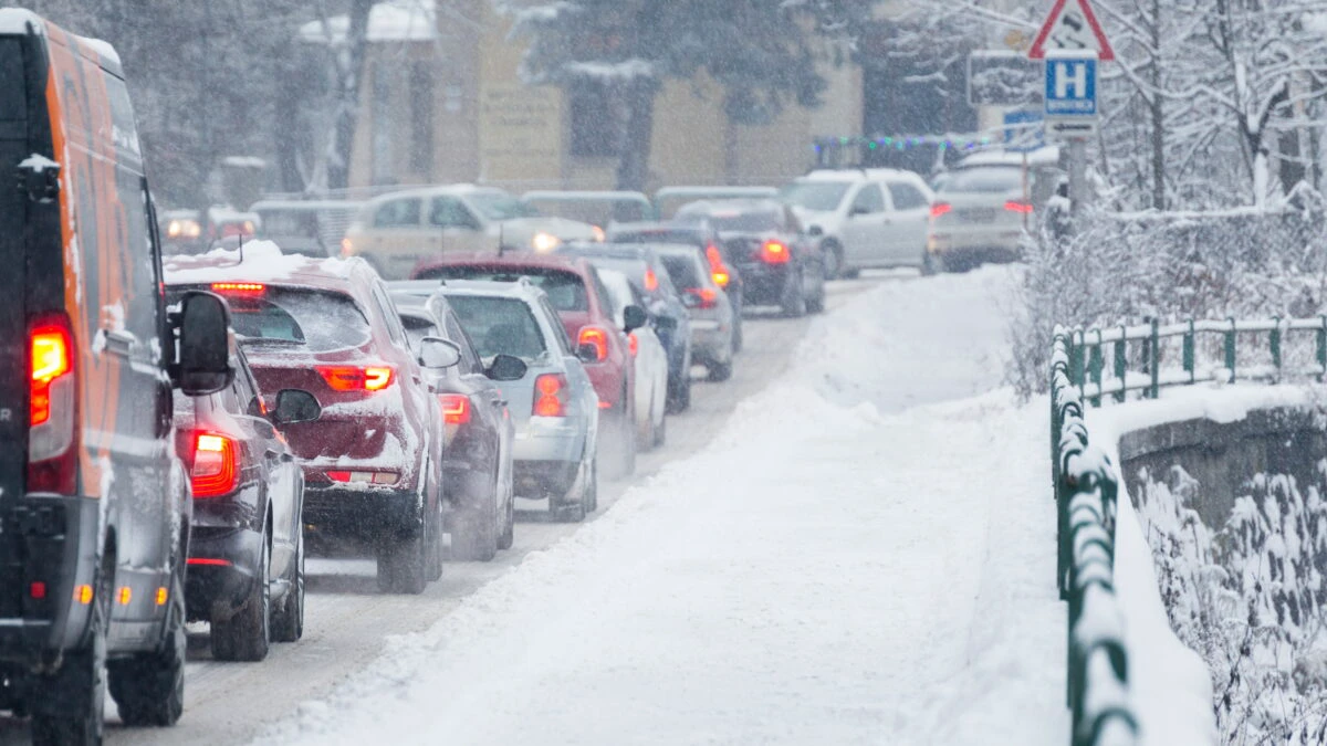 Talonul auto, suspendat pe loc. Gestul complet interzis prin lege iarna. Tot mai mulți șoferi se riscă