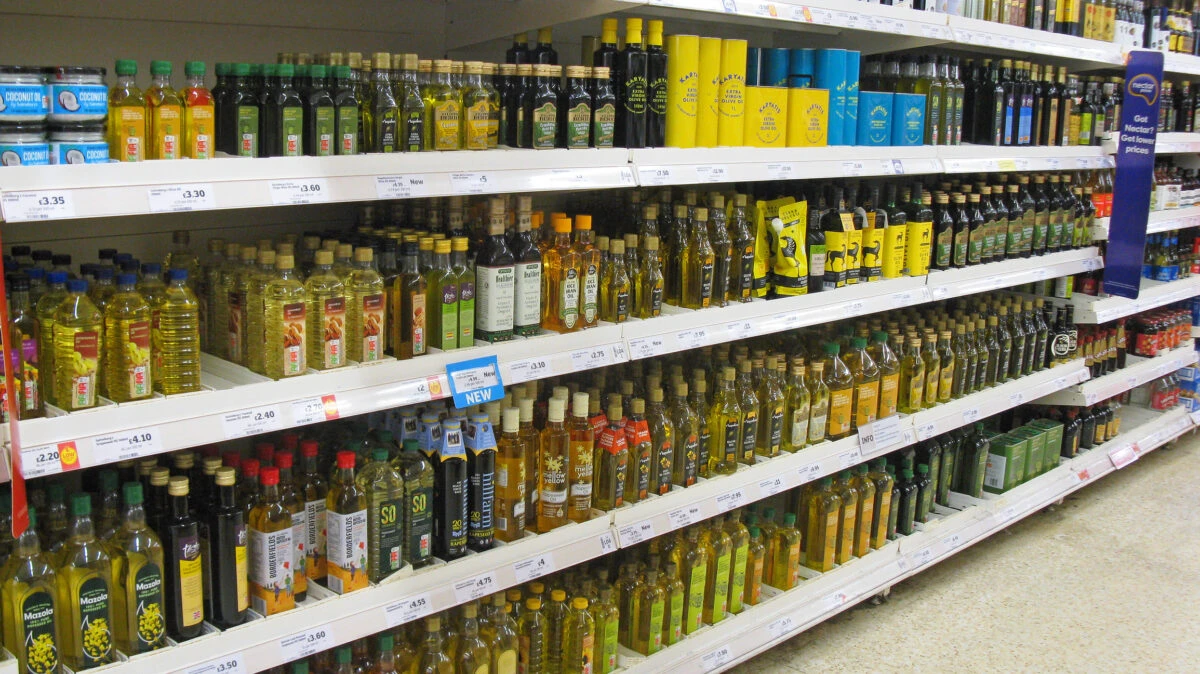 Alertă alimentară în România. Uleiul care a fost retras urgent de pe rafturile supermarketurilor