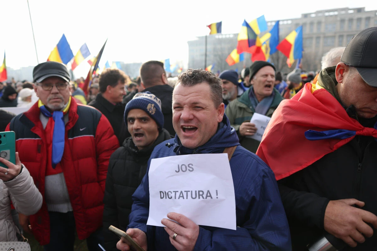 Proteste masive azi la București. AUR aduce în stradă cel puțin 30.000 de oameni, nemulțumiți de anularea alegerilor