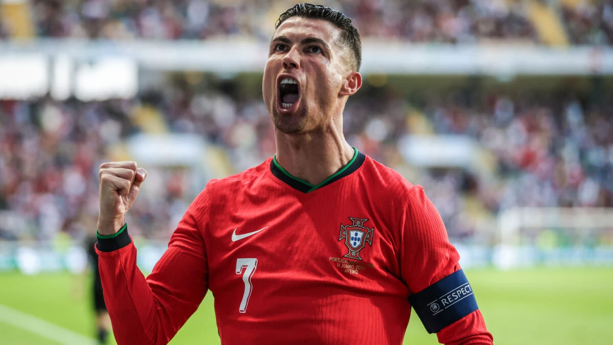 Cristiano Ronaldo a semnat! Va câștiga mai mult de 200 de milioane de euro pe an