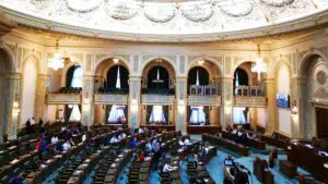 Senatul a adoptat proiectul privind Conturile Individuale de Investiții pentru Viitor, destinate economisirii și investițiilor pe termen lung