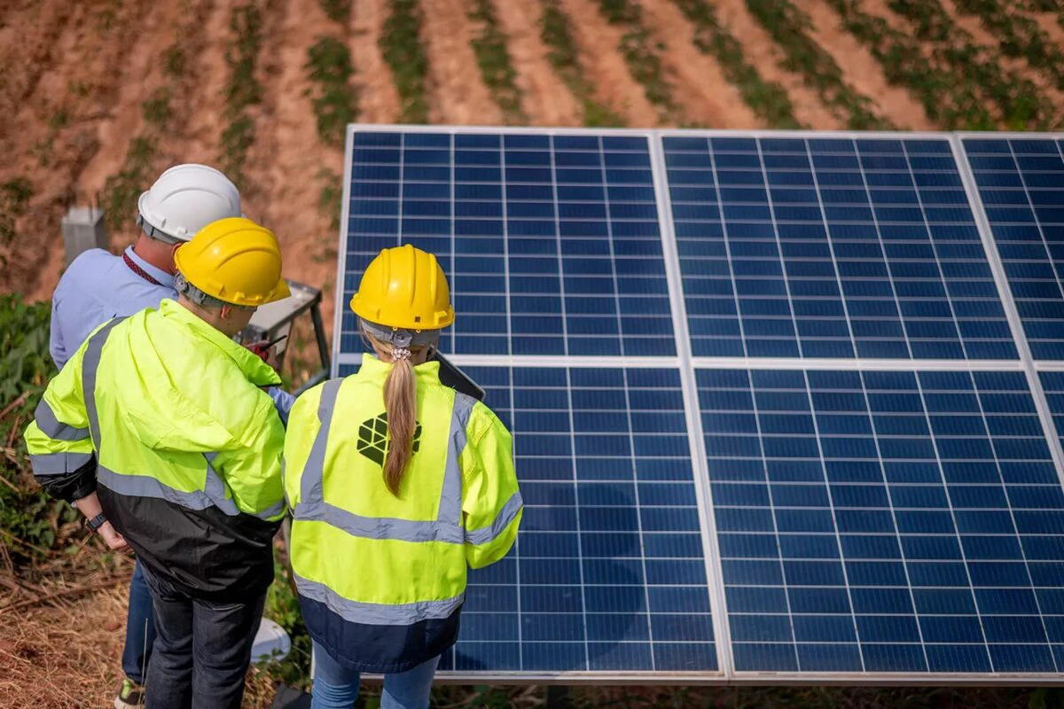 Energie verde pentru MagiCAMP. Simtel Team instalează o centrală fotovoltaică de 29,68 kWp