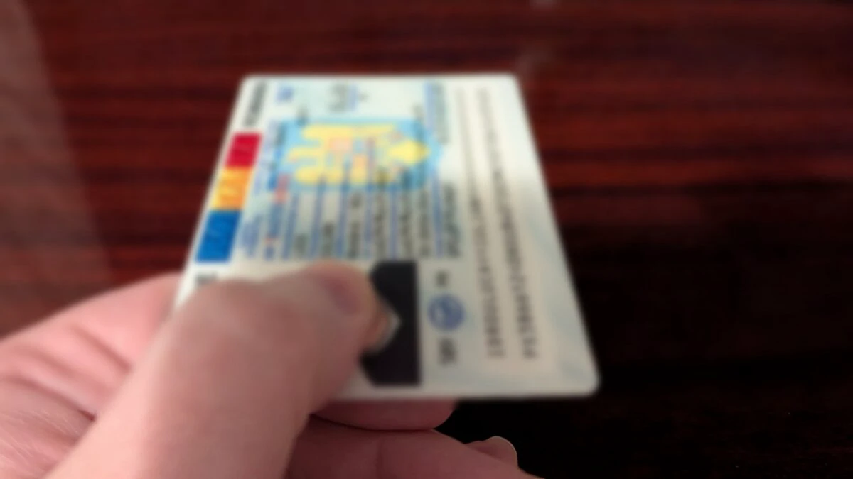 Carte de identitate 2025. Românii obligați să-și schimbe buletinul. Nu expiră, dar nu-l mai pot păstra