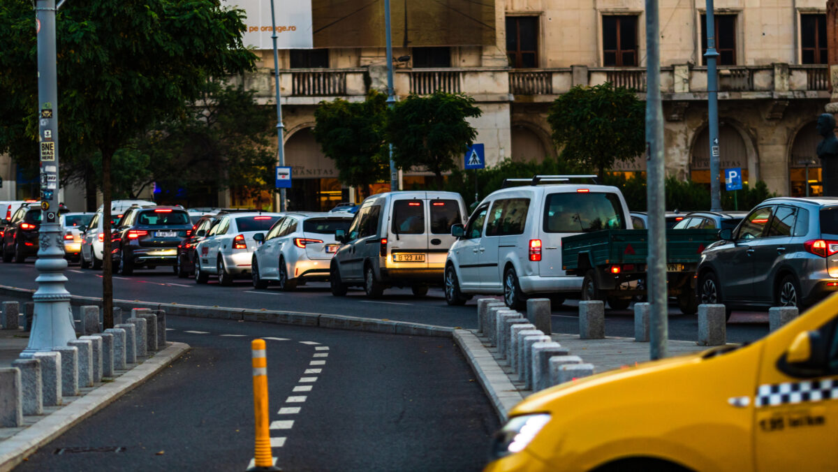 Decizie pentru românii cu mașini pe benzină și motorină. Se aplică de marți, 28 ianuarie