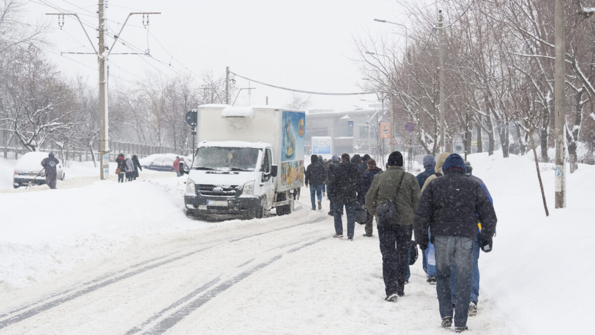 Iarnă de poveste în România. Frigul pune stăpânire pe țară. Ninsoare și -16°C