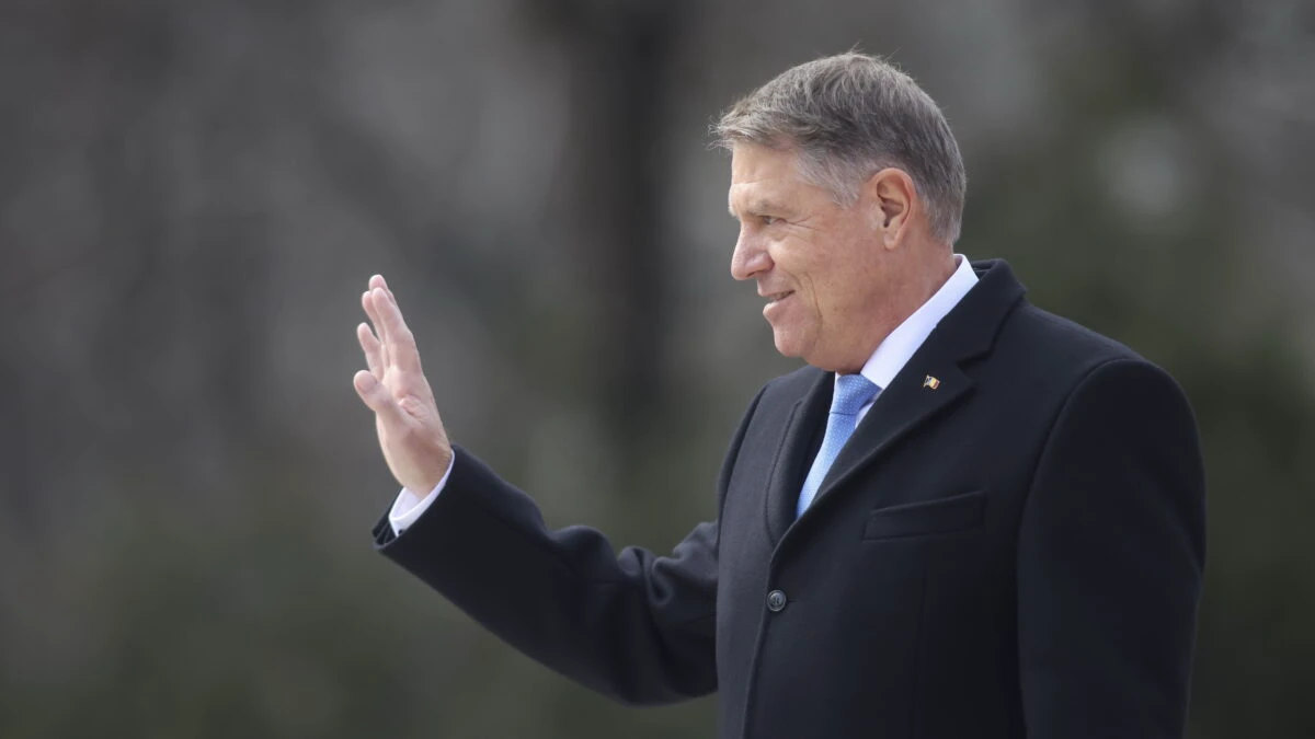 Klaus Iohannis poate candida din nou la alegerile prezidențiale. Adrian Năstase aruncă bomba: Răspunsul este: Da!