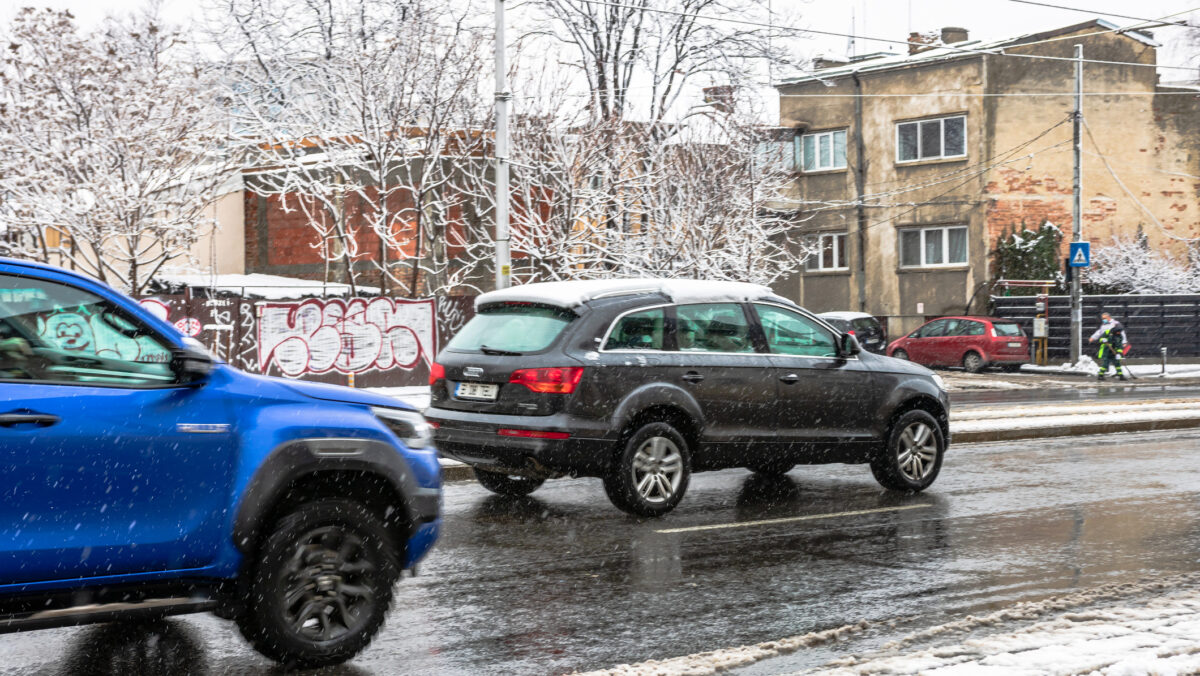 Decizie pentru romanii cu mașini pe motorină. Se aplică de astăzi, 19 februarie. Vor plăti mai mult