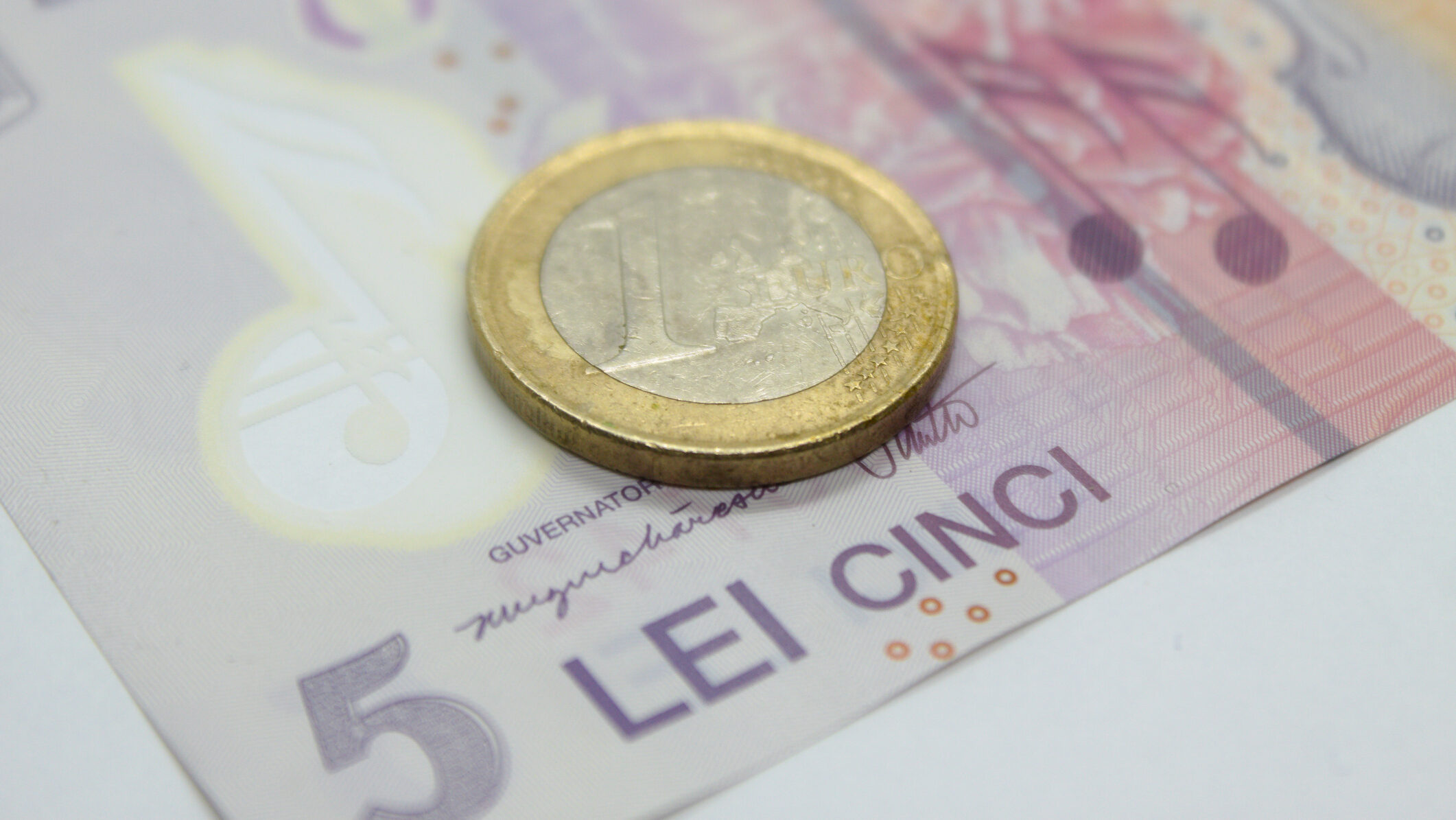 1 euro, 5 lei, bani, curs valutar