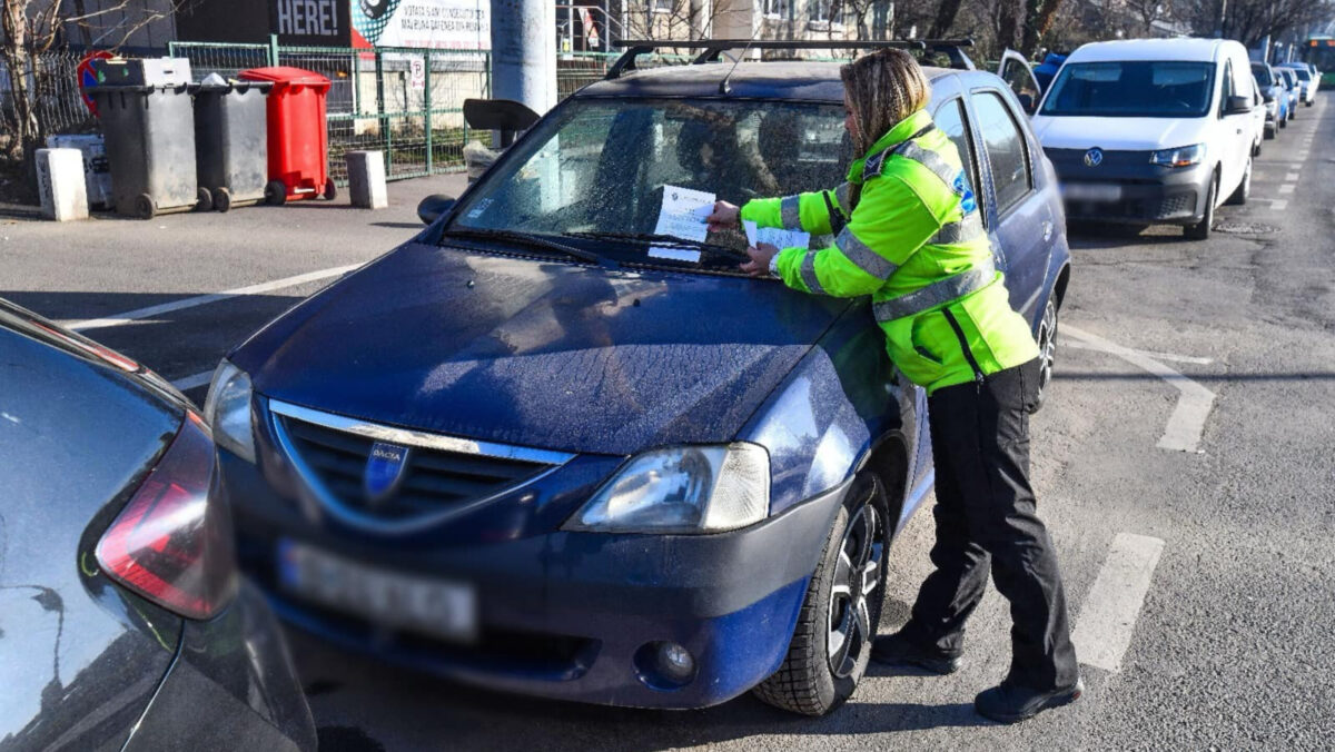 Taxă nouă pentru șoferii români. Primăria îi obligă să achite 60 de lei lunar. Amendă 500 lei dacă ignori