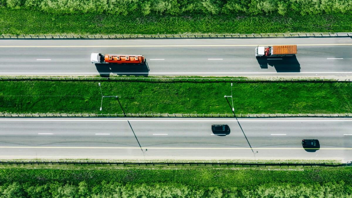 camioane masini autostrada